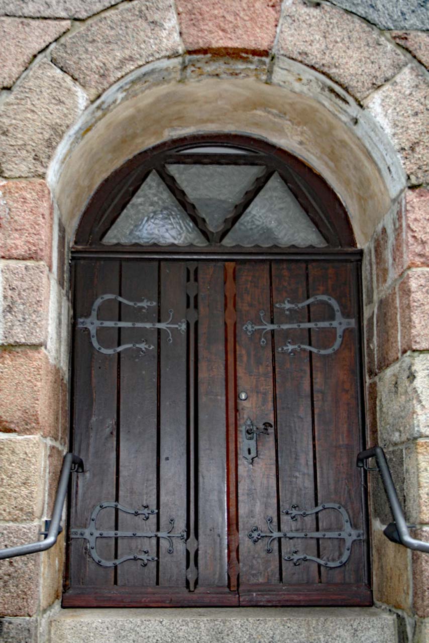 Borbyer Kirche den Anfang macht das Tor