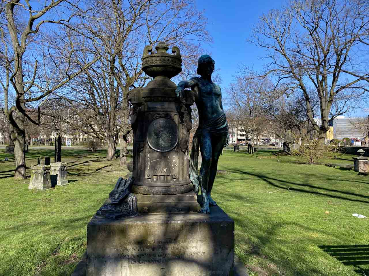 Hölty auf dem Nikolaifriedhof