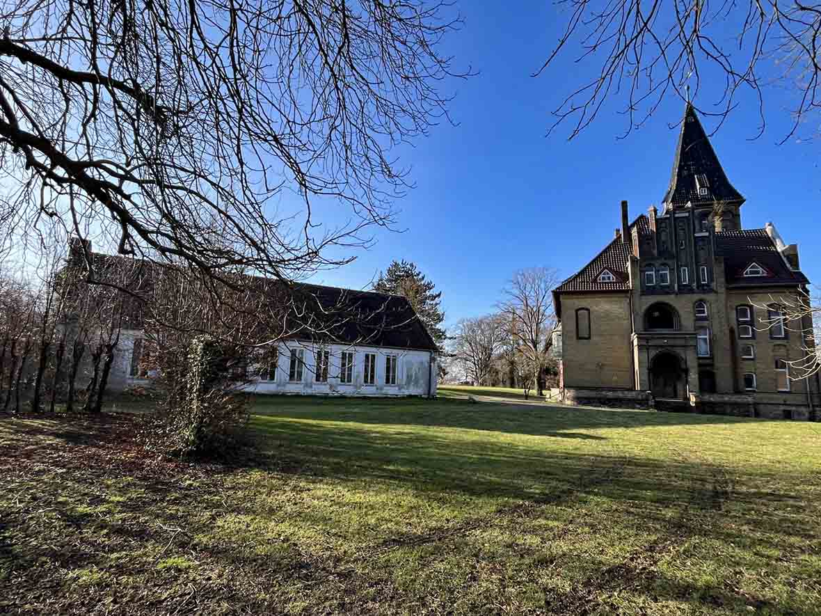 Villa Steinberg und Bunker in Sarstedt